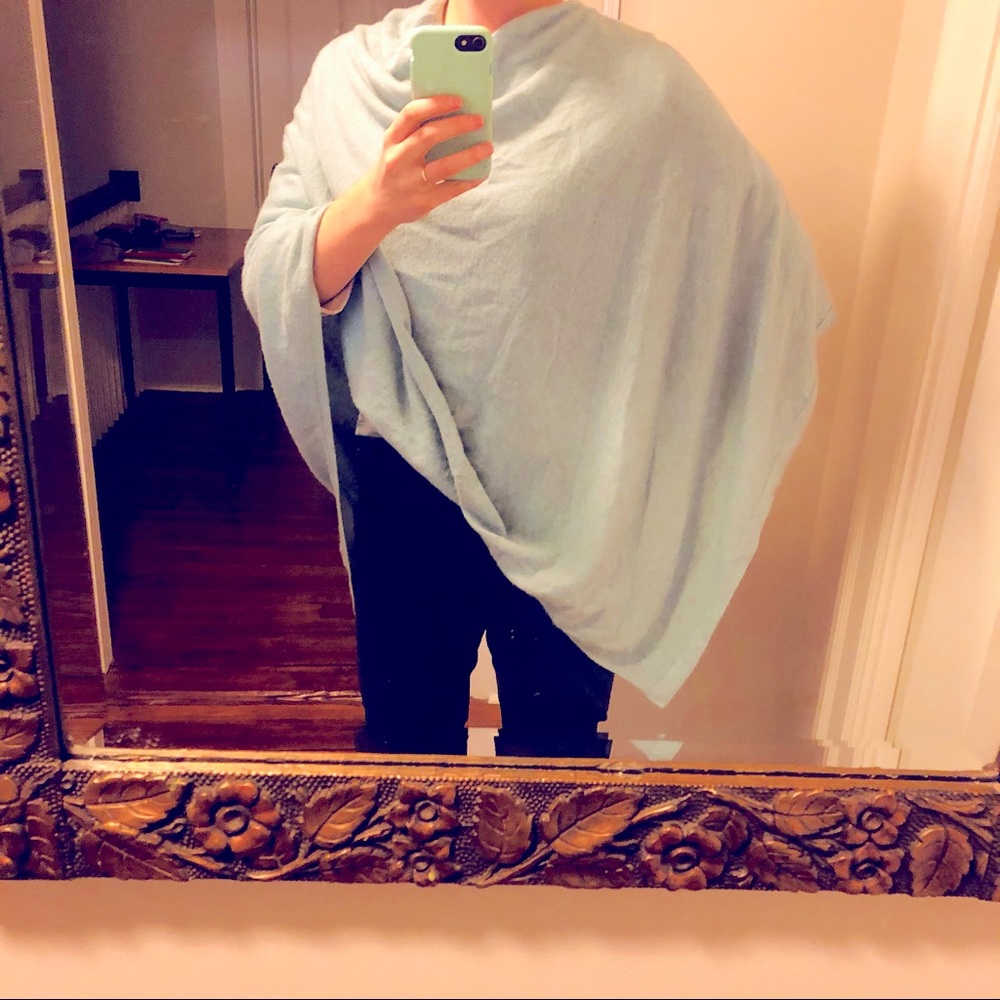 Cashmere poncho/cape